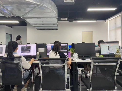 大模型狂歡背后的隱秘角落 富士康工人轉(zhuǎn)向AI標(biāo)注，青春喂養(yǎng)AI后的未來迷思